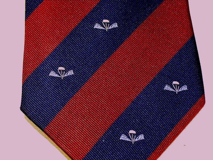 Guards Parachute Regiment silk crested tie - Click Image to Close