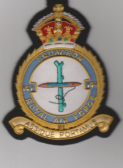 147 Squadron RAF KC blazer badge - Click Image to Close