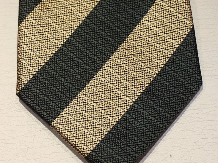 8th King's Own Royal Irish Hussars non crease silk stripe tie - Click Image to Close