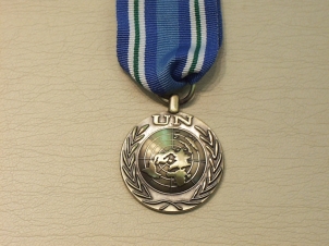UNMOGUA full size medal - Click Image to Close