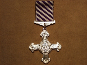Distinguished Flying Cross GV miniature medal - Click Image to Close