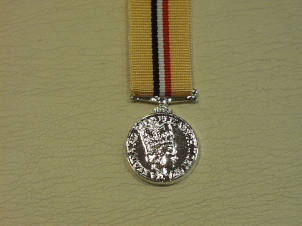 Iraq miniature medal (no bar) - Click Image to Close