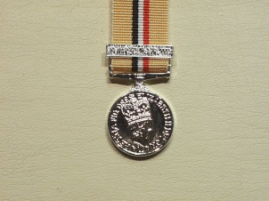 Iraq (Gulf War 2003-4) miniature medal with bar - Click Image to Close