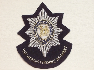 Worcestershire Regiment blazer badge with scroll 190 - Click Image to Close