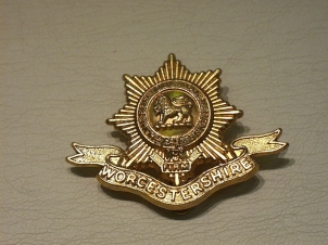 Worcestershire Regiment WW1 cap badge - Click Image to Close