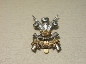 3rd Carabiniers cap badge - Click Image to Close