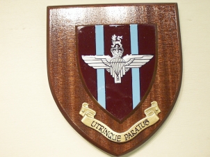 Parachute Regiment hand painted wooden wall shield - Click Image to Close