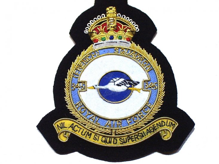 345 (French) Squadron RAF KC blazer badge - Click Image to Close