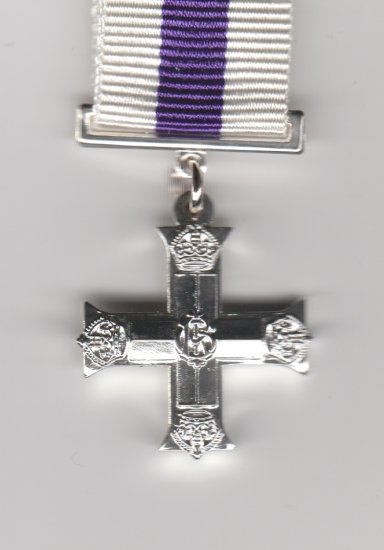 Military Cross George V miniature medal - Click Image to Close