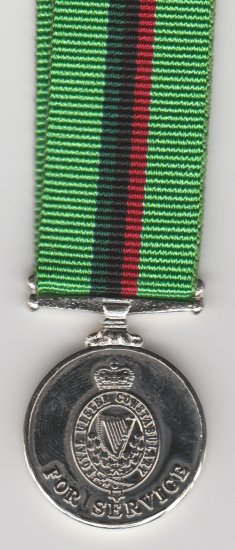 Royal Ulster Constabulary Service Medal miniature medal - Click Image to Close