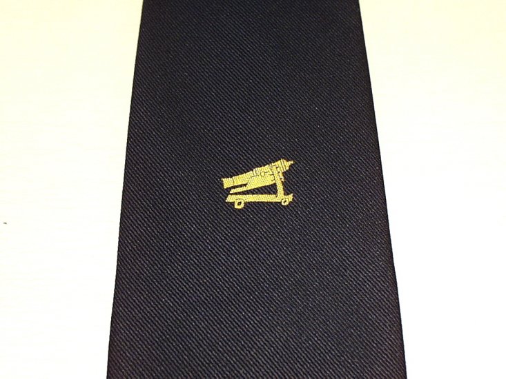 32nd Regiment Royal Artillery crest tie - Click Image to Close