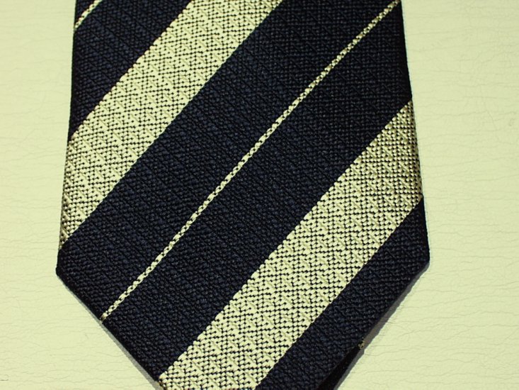 Queen's Bays (2nd Dragoon Guards) non crease silk stripe tie - Click Image to Close