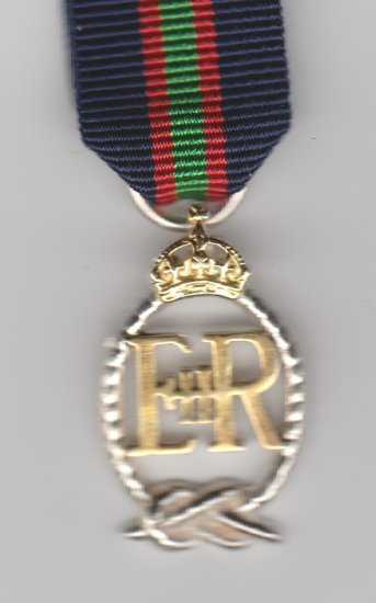 Royal Naval Volunteer Reserve Decoration EIIR miniature medal - Click Image to Close