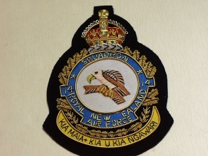 14th Squadron Royal New Zealand Air Force Kings Crown blazer bad - Click Image to Close