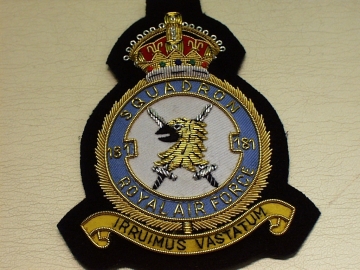181 Sqdn KC badge - Click Image to Close