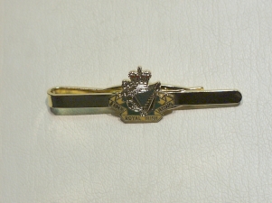 8th Kings Royal Irish Hussars tie slide - Click Image to Close