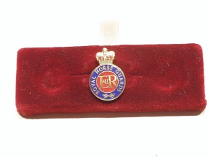 Royal Horse Guards lapel pin - Click Image to Close