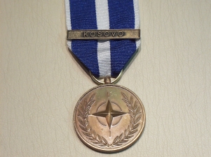 Nato (Kosovo) miniature medal - Click Image to Close