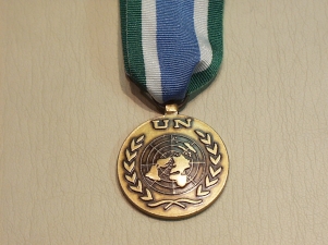 UN Mozambique (UNMOZ) miniature medal - Click Image to Close