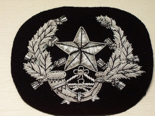 Cameronians (Scottish Rifles) all silver wire blazer badge - Click Image to Close