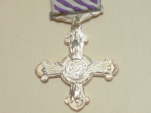 Distinguished Flying Cross GV1 miniature medal - Click Image to Close