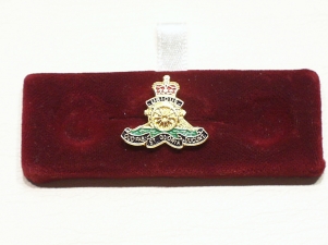 Royal Artillery lapel pin - Click Image to Close