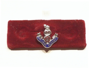 Loyal Regiment lapel pin - Click Image to Close