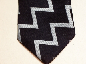 Fleet Air Arm (Zig Zag) polyester striped tie - Click Image to Close