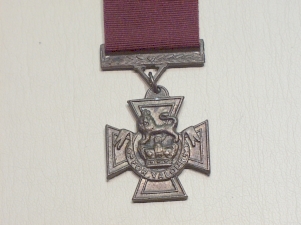 Victoria Cross full size copy medal - Click Image to Close