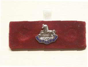 Kings Liverpool WWII lapel badge - Click Image to Close
