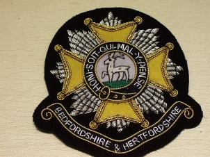 Bedfordshire & Hertfordshire Regiment blazer badge - Click Image to Close