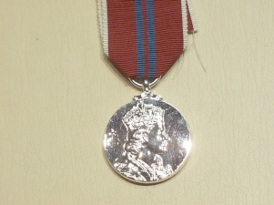 Coronation 1953 EIIR miniature medal - Click Image to Close