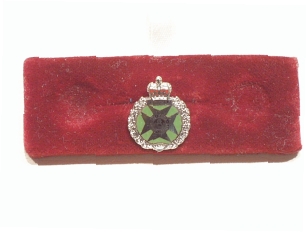 Royal Green Jackets lapel badge - Click Image to Close