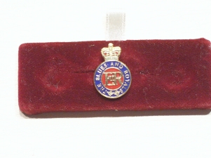 Blues & Royals cap badge design lapel badge - Click Image to Close