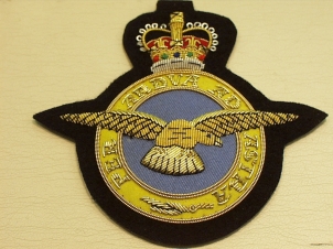 Royal Air Force blazer badge Queens crown - Click Image to Close