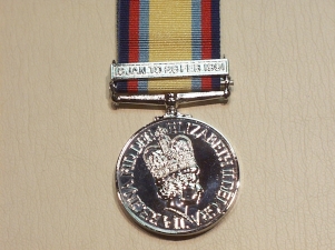 Gulf Medal with 1991 bar miniature medal - Click Image to Close