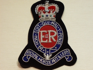 Royal Horse Artillery Queens Crown Silver wire blazer badge - Click Image to Close