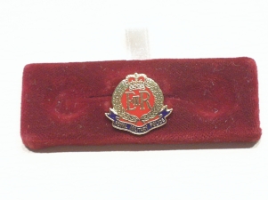 Royal Military Police lapel pin - Click Image to Close