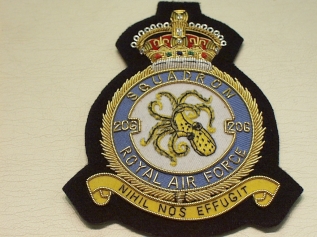 206 Sqdn KC badge - Click Image to Close