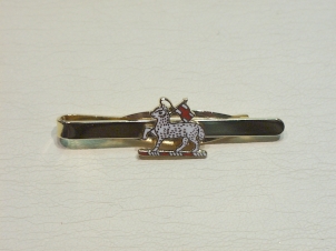 Queen's Royal Regiment (Lamb & Flag) tie slide - Click Image to Close