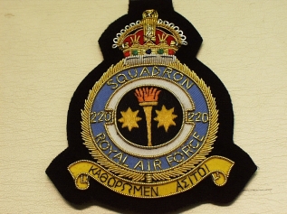 220 Squadron KC wire blazer badge - Click Image to Close