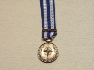 NATO Afghanistan (ISAF) miniature medal - Click Image to Close