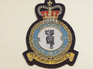 61 Sqdn RAF QC blazer badge - Click Image to Close