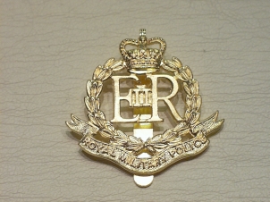 Royal Military Police EIIR cap badge - Click Image to Close