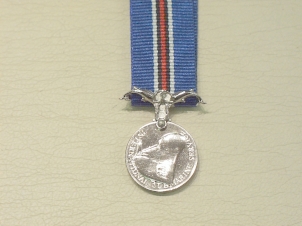 International Submarine Service miniature medal - Click Image to Close