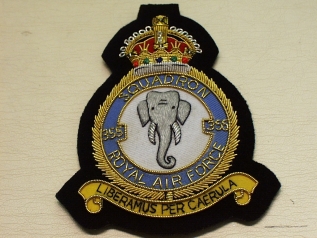 355 Squadon KC RAF blazer badge - Click Image to Close