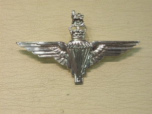 Parachute Regiment large Silver brooch - Click Image to Close
