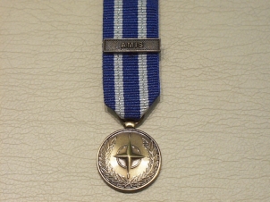 NATO bar Amis miniature medal - Click Image to Close