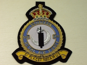 139 Squadron KC RAF blazer badge - Click Image to Close