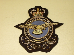 Royal New Zealand Air Force Queens Crown blazer badge - Click Image to Close